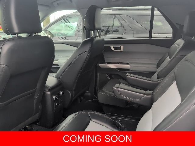Used 2024 Ford Explorer XLT w/ Equipment Group 202A AWD/4WD image 5