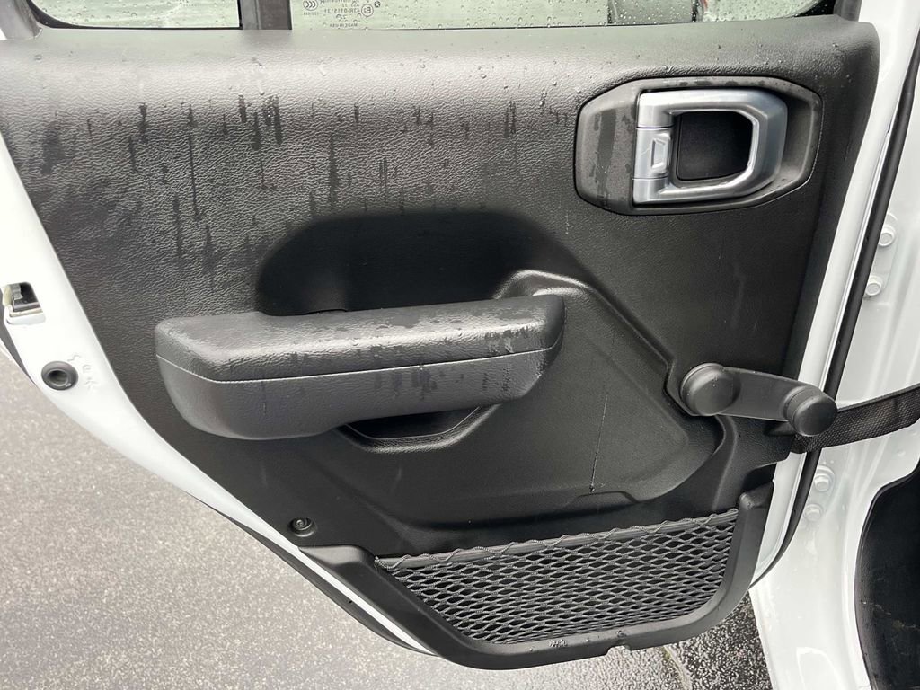 Used 2023 Jeep Wrangler Sport image 17