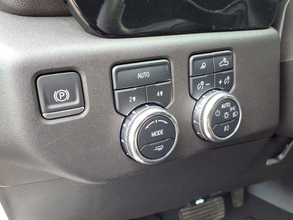 Certified 2025 GMC Sierra 1500 SLT image 23