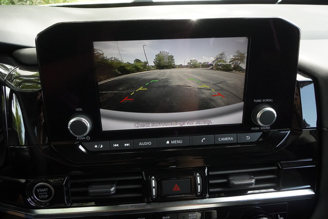 Used 2024 Nissan Pathfinder SV FWD image 12