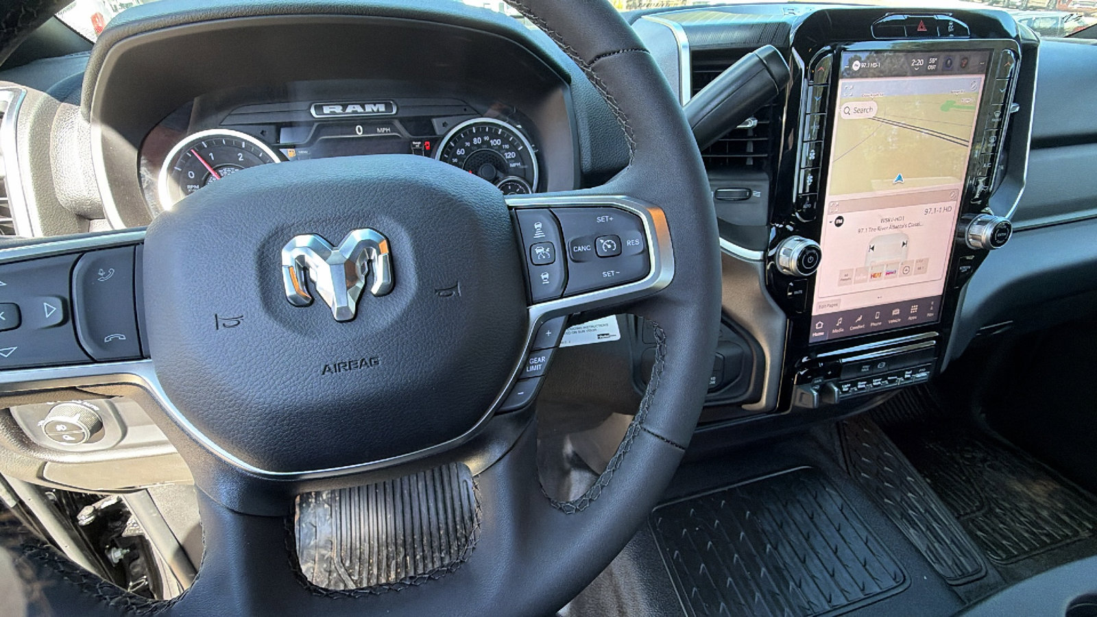 New 2025 RAM 5500 4x4 Regular Cab image 23