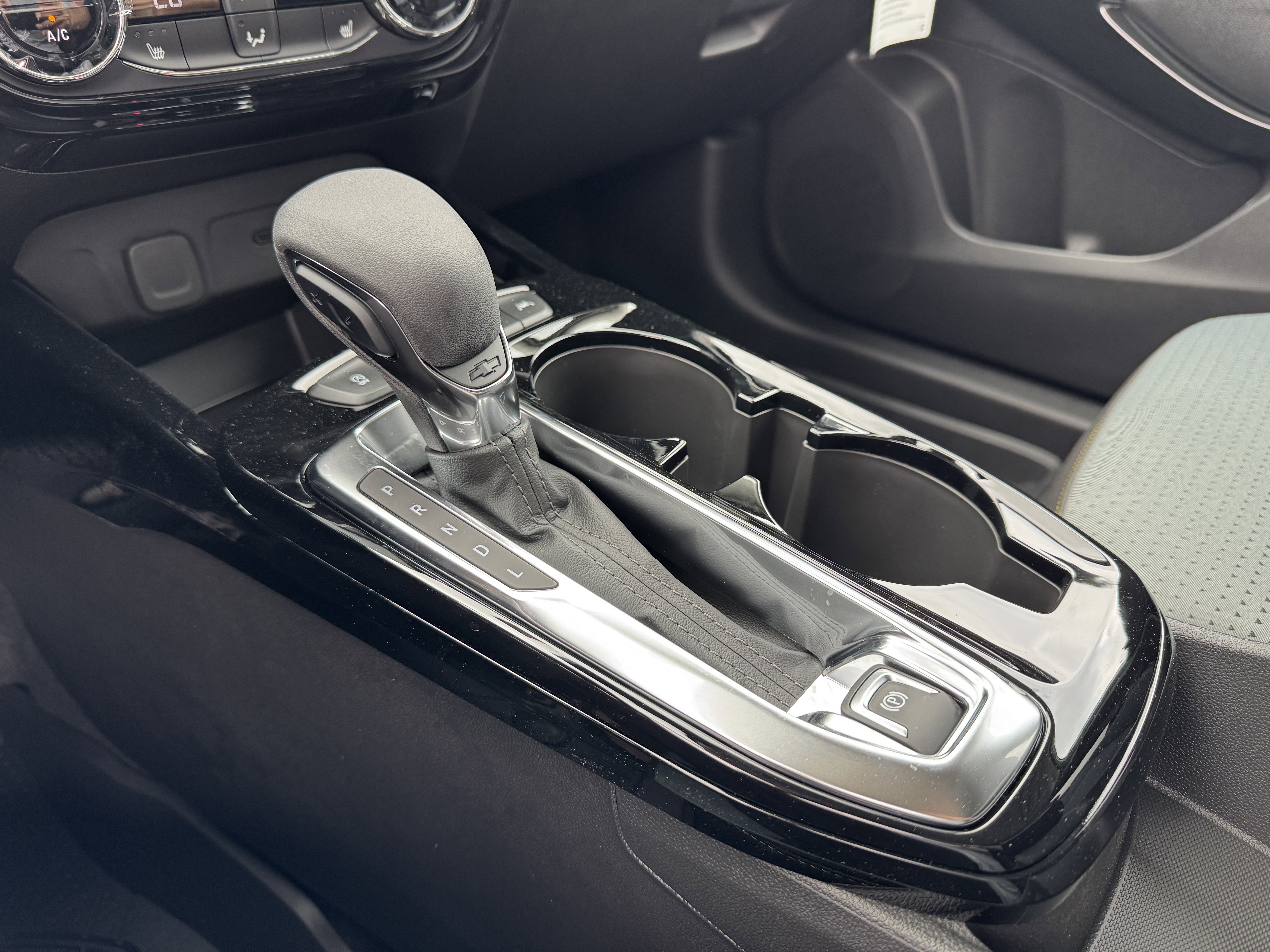 New 2025 Chevrolet Trax LT w/ LT Convenience Package image 21