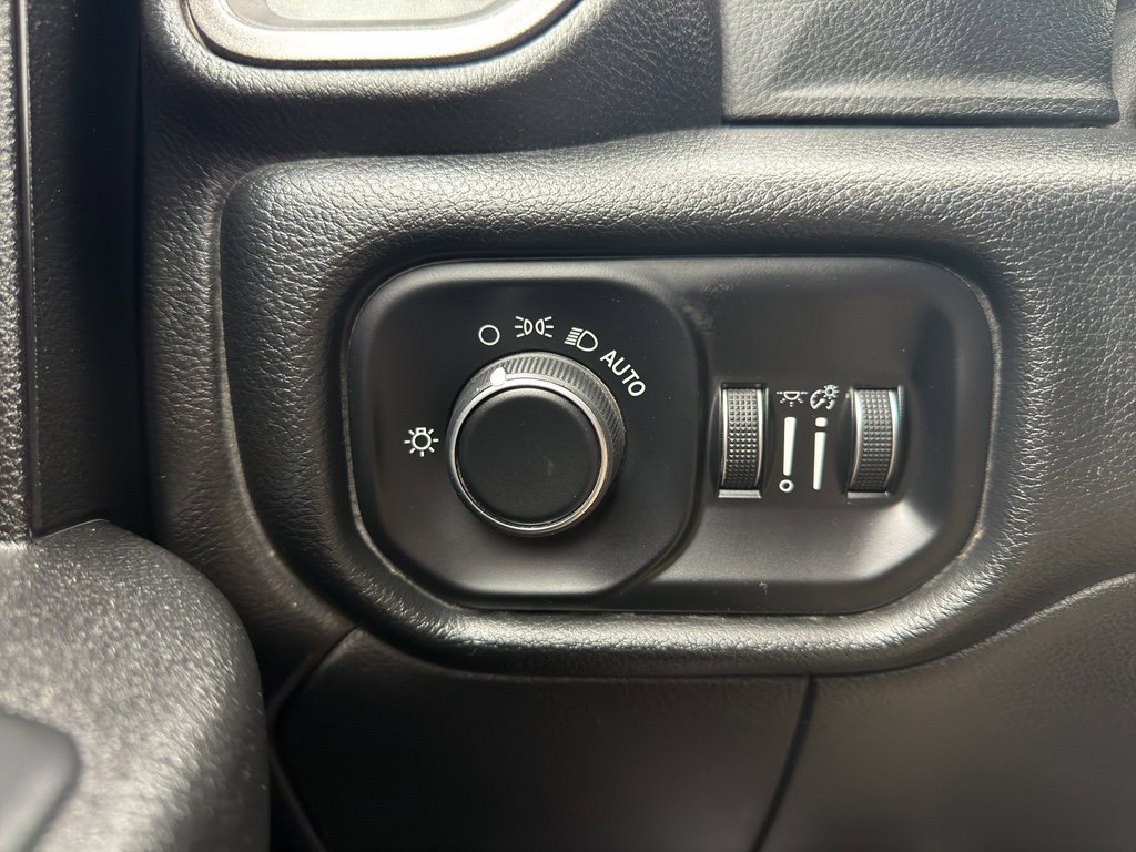 Used 2019 RAM 5500 Tradesman w/ Chrome Appearance Group image 11