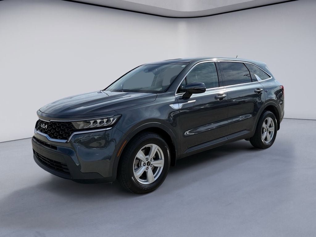 Used 2023 Kia Sorento LX image 1