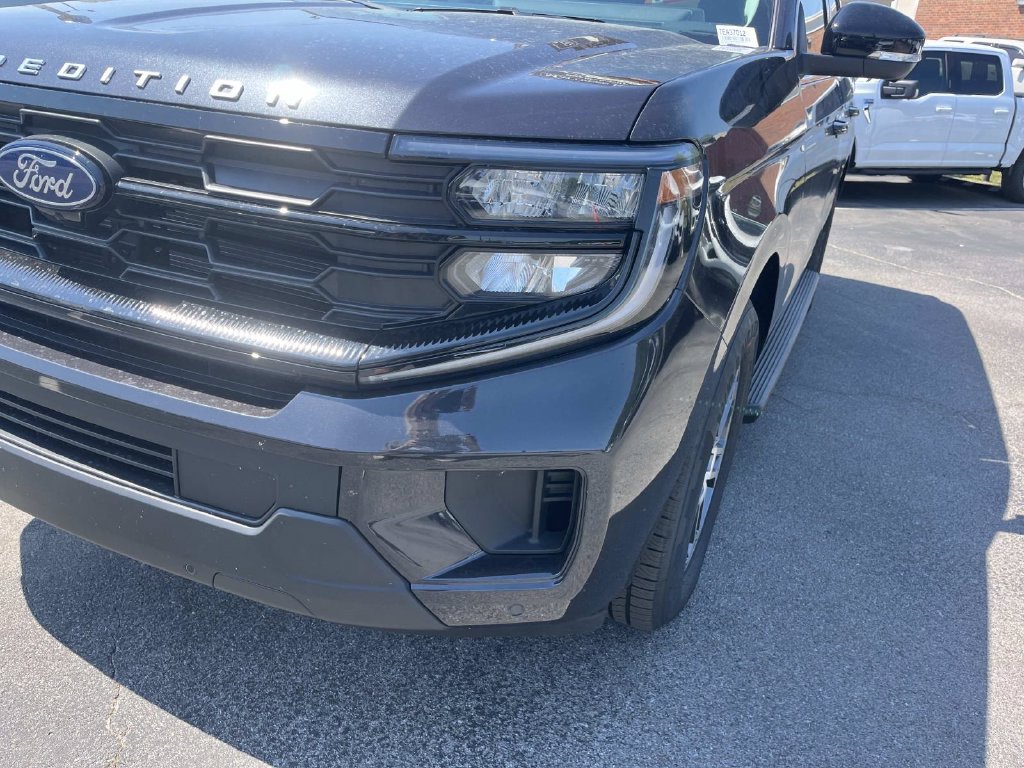 New 2026 Ford Expedition Active RWD image 10