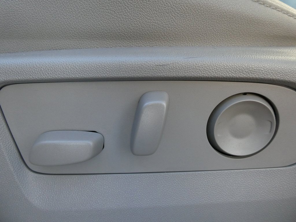 Certified 2024 Chevrolet Silverado 1500 LTZ w/ Technology Package image 23