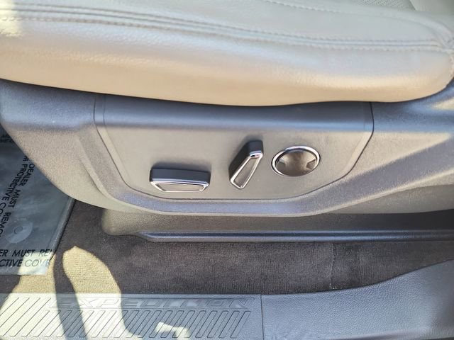 Used 2019 Ford Expedition Max XLT w/ Equipment Group 202A RWD image 19