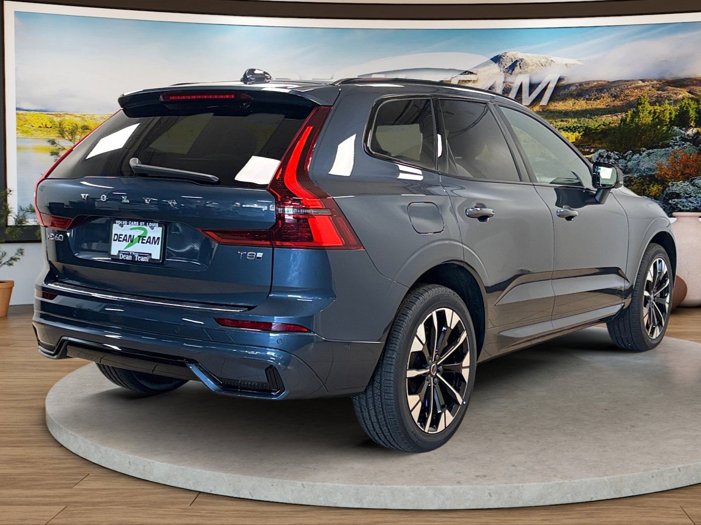 New 2026 Volvo XC60 T8 Plus w/ Climate Package AWD/4WD image 6