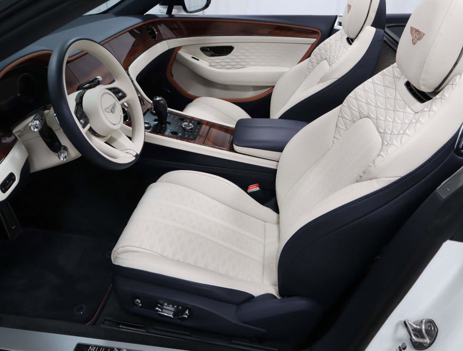 Used 2025 Bentley Continental GT Speed image 17