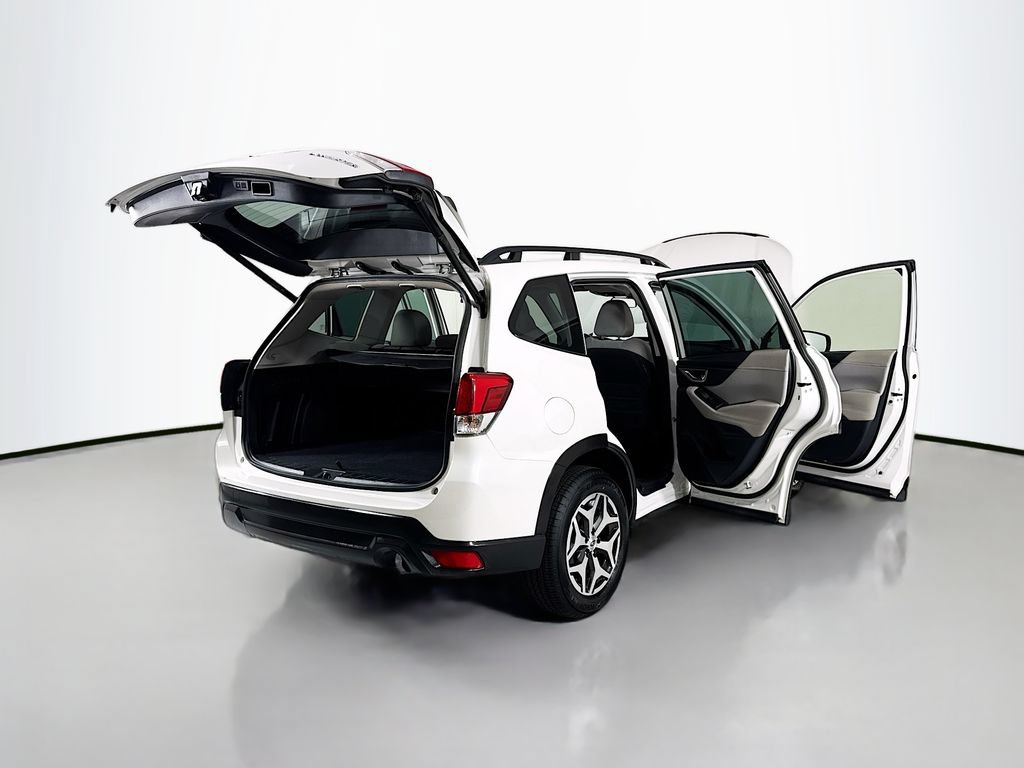 Used 2022 Subaru Forester Premium AWD/4WD image 25
