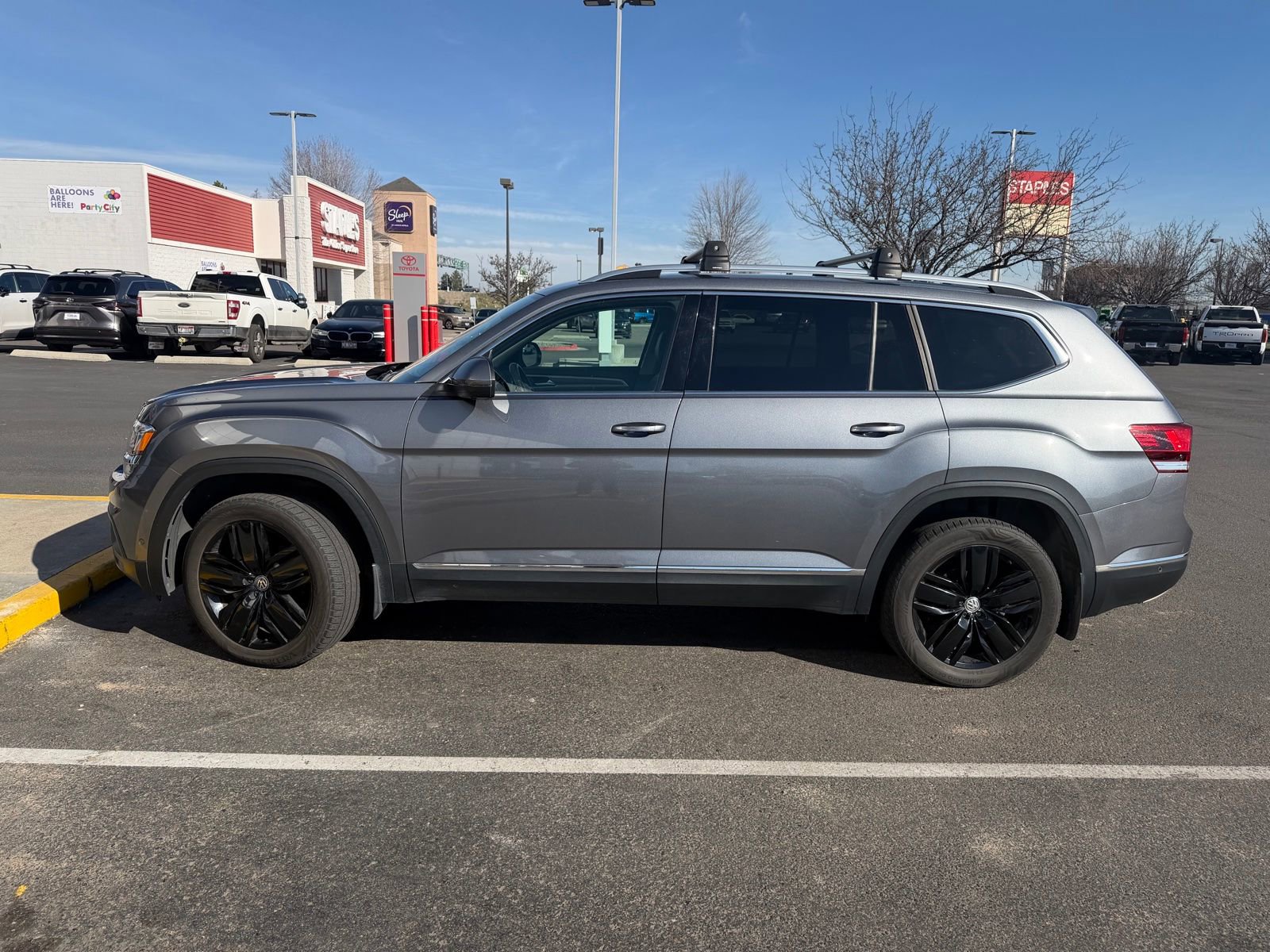 Used 2018 Volkswagen Atlas SEL Premium image 1