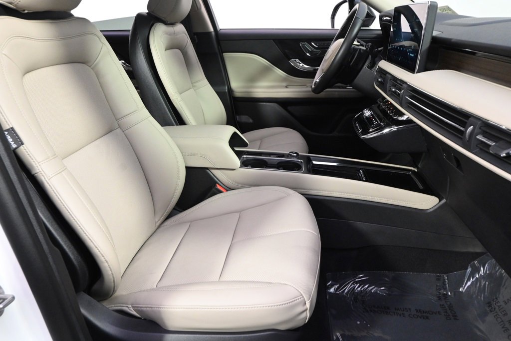 New 2026 Lincoln Corsair Reserve image 16