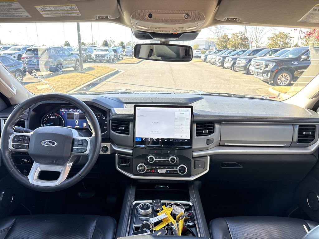 Used 2022 Ford Expedition XLT image 22