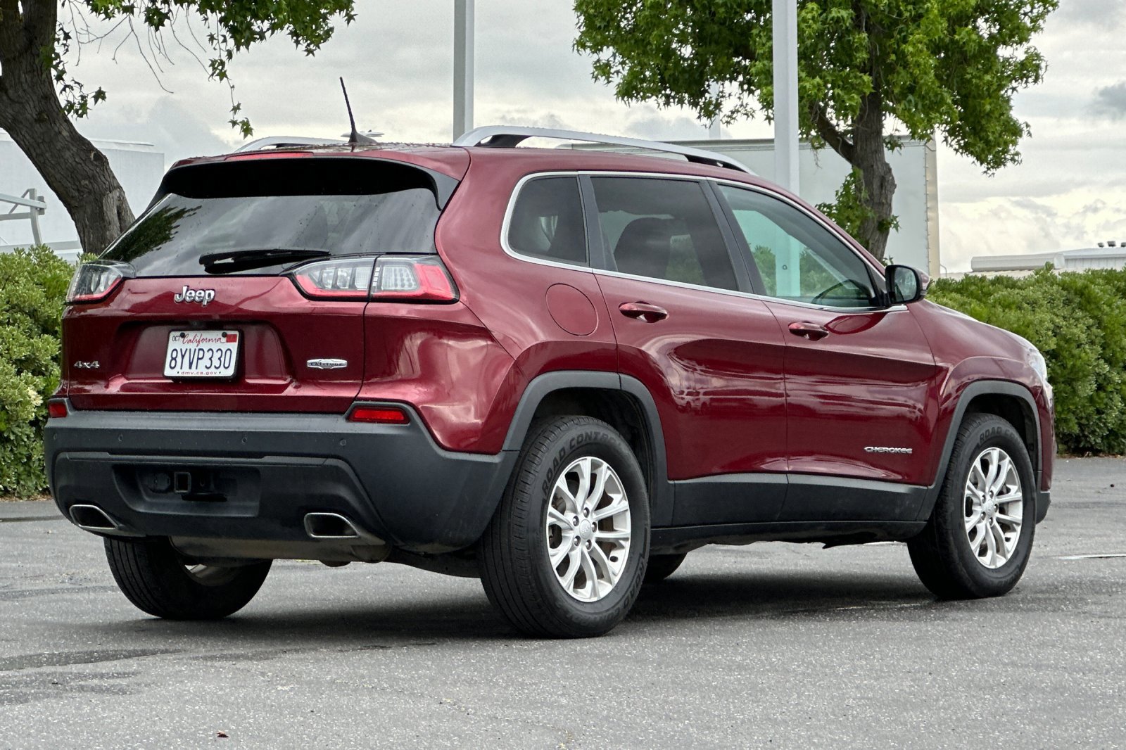 Used 2019 Jeep Cherokee Latitude w/ Cold Weather Group image 4