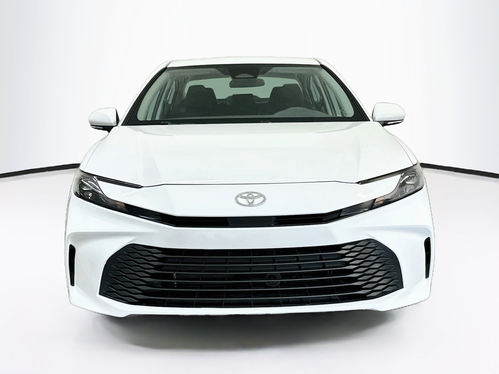 Used 2026 Toyota Camry SE FWD image 2