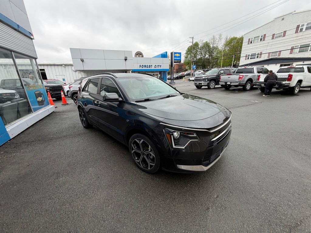 Used 2023 Kia Niro EX Touring FWD image 7