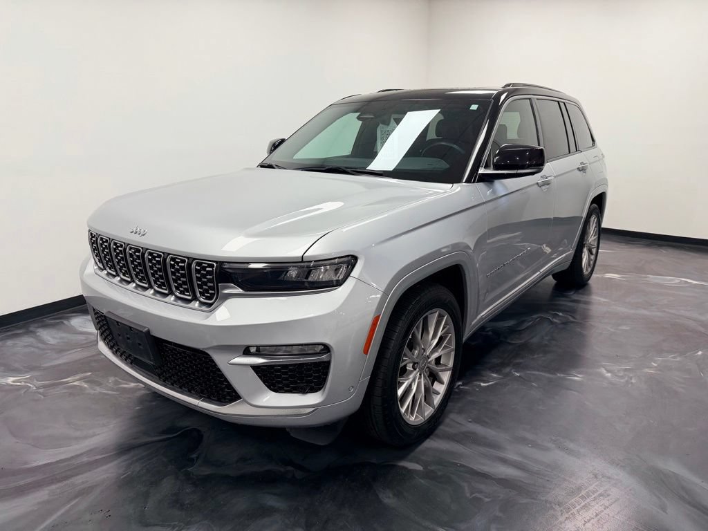 Used 2024 Jeep Grand Cherokee Summit AWD/4WD image 3