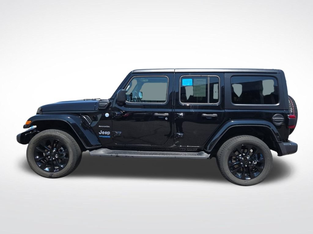 Used 2022 Jeep Wrangler Unlimited Sahara w/ Cold Weather Group AWD/4WD image 7