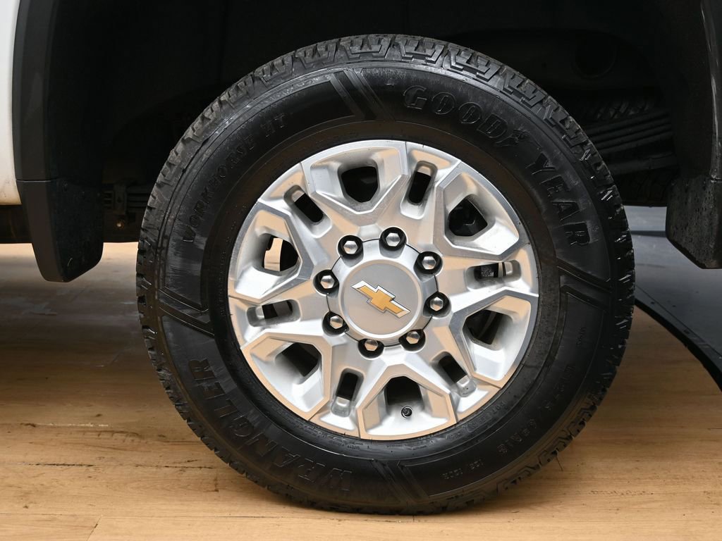 Used 2022 Chevrolet Silverado 2500 LT w/ Convenience Package AWD/4WD image 12