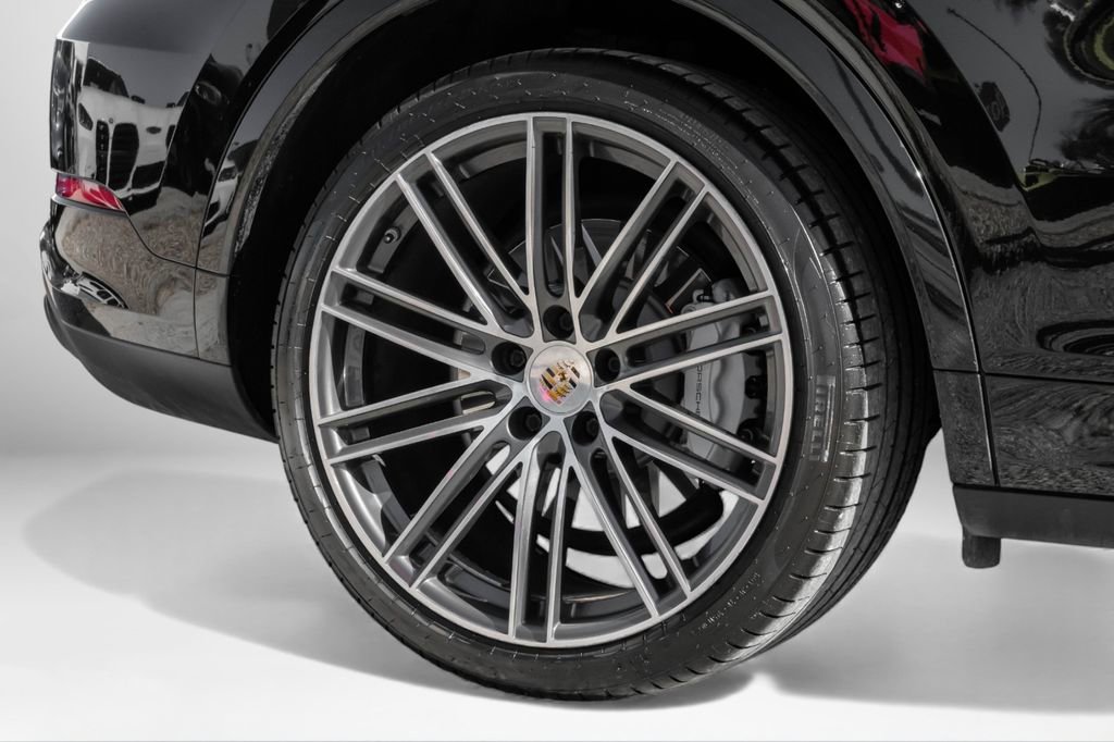 Used 2020 Porsche Cayenne Turbo image 65