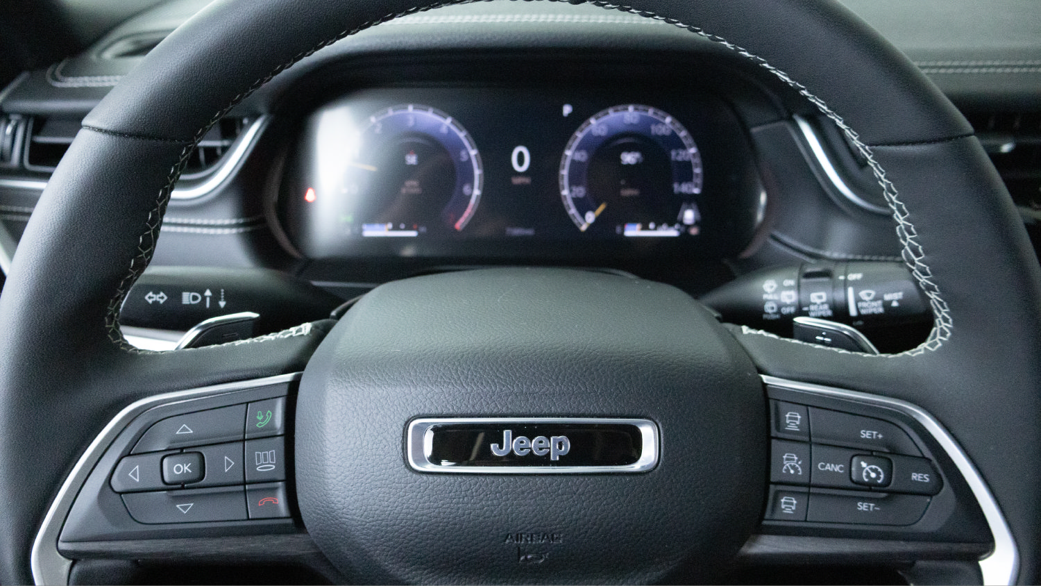 Used 2024 Jeep Grand Cherokee L Limited AWD/4WD image 16