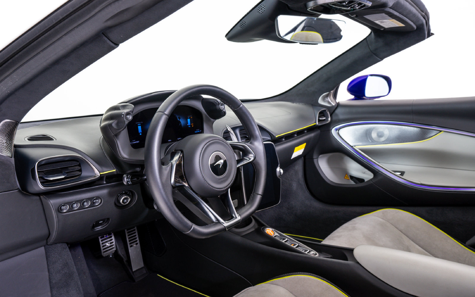 New 2025 McLaren Artura Spider RWD image 20