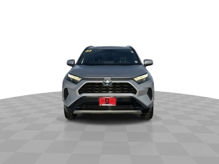 Used 2022 Toyota RAV4 SE image 3