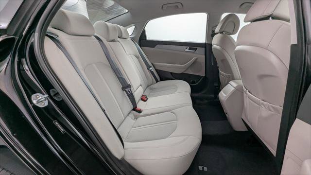 Used 2017 Hyundai Sonata SE image 17