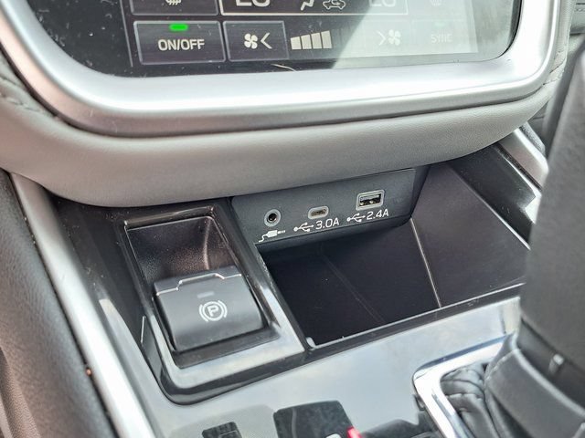 Certified 2025 Subaru Outback Limited AWD/4WD image 16