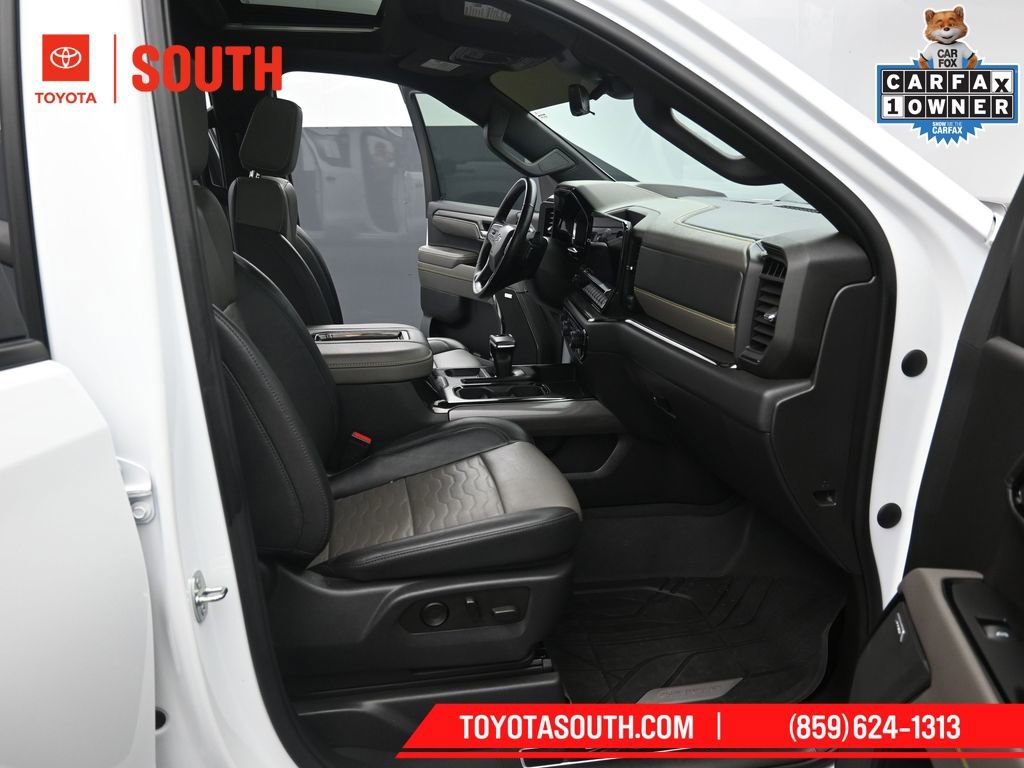 Used 2022 Chevrolet Silverado 1500 ZR2 w/ Technology Package image 32