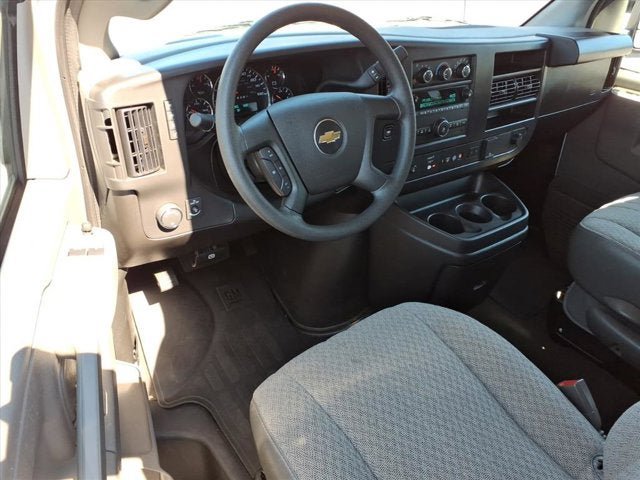 Used 2025 Chevrolet Express 3500 LT w/ LT Preferred Equipment Group RWD image 11