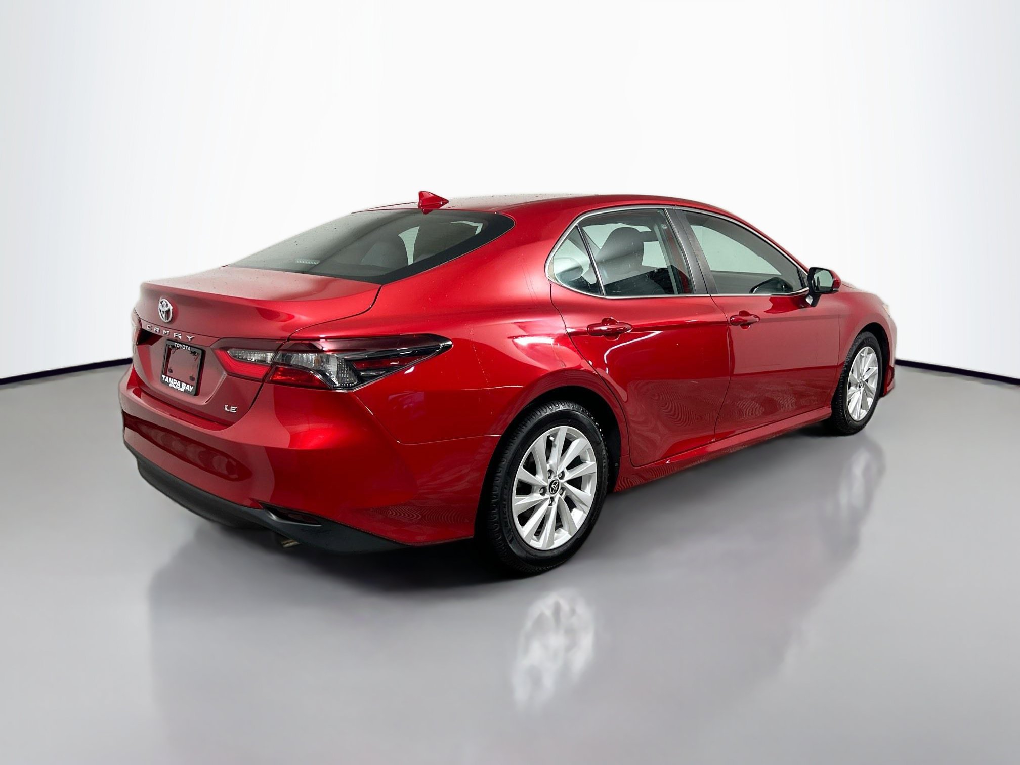 Used 2024 Toyota Camry LE FWD image 4