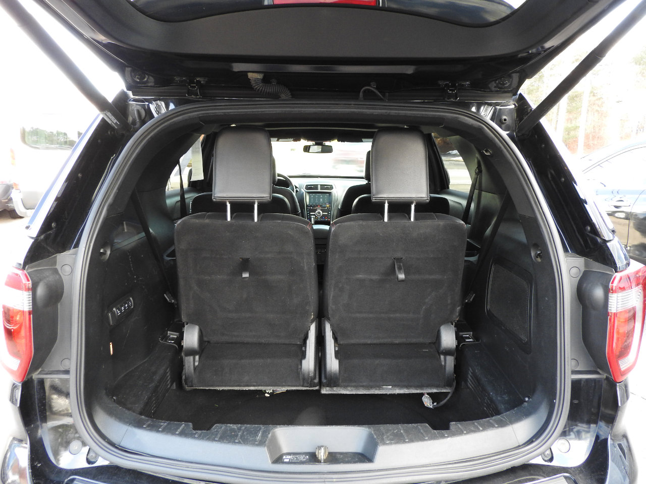 Used 2018 Ford Explorer Sport w/ Equipment Group 401A image 11