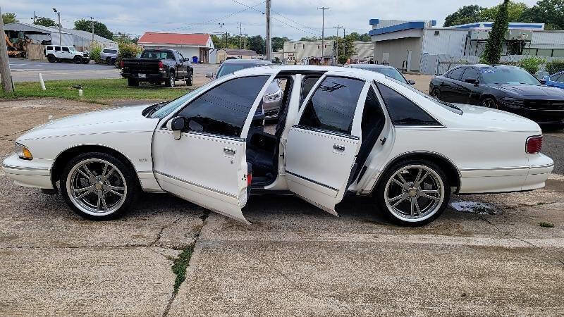 Used 1993 Chevrolet Caprice Classic LS image 23