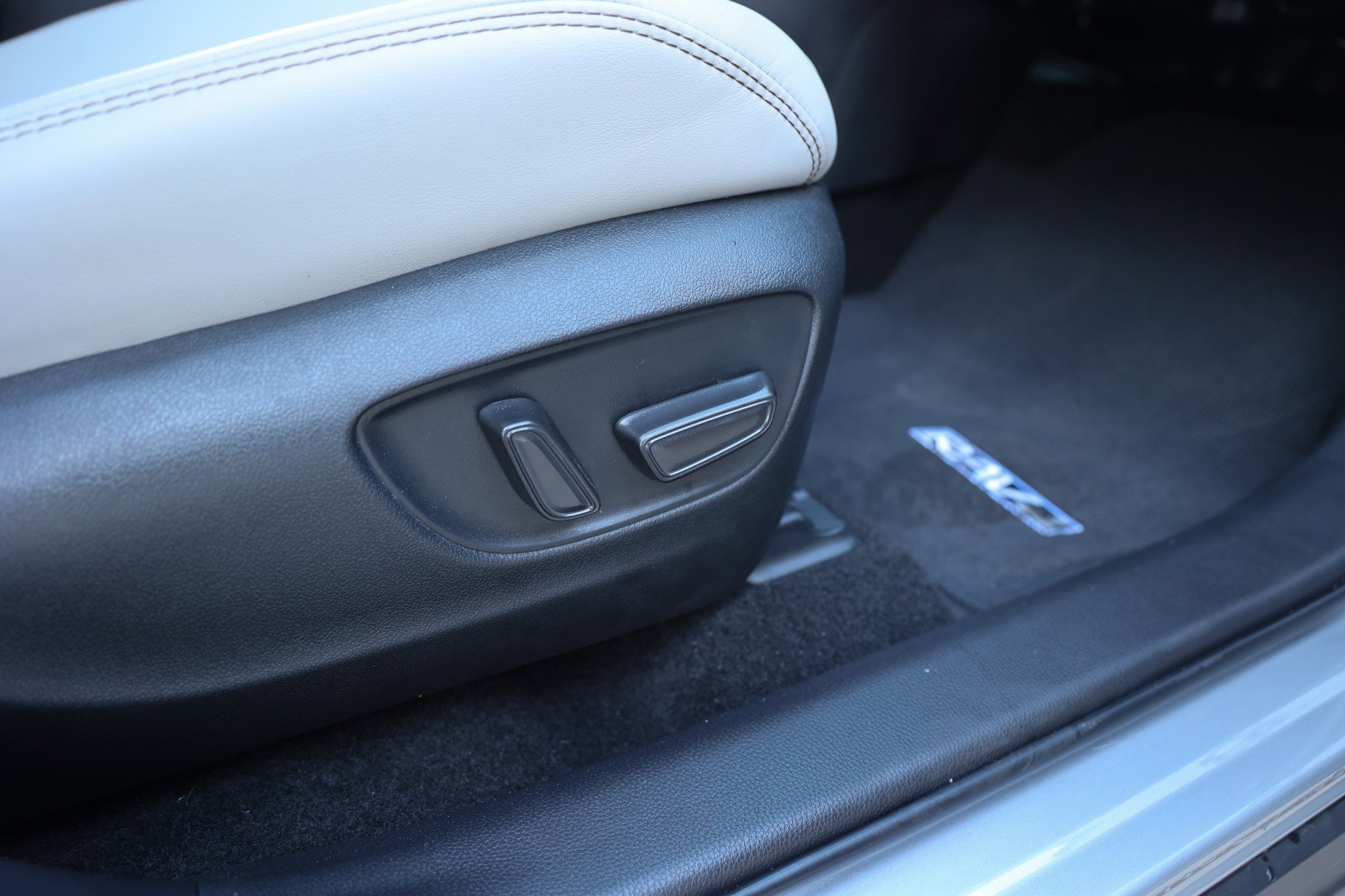 Used 2023 Toyota RAV4 Limited image 43