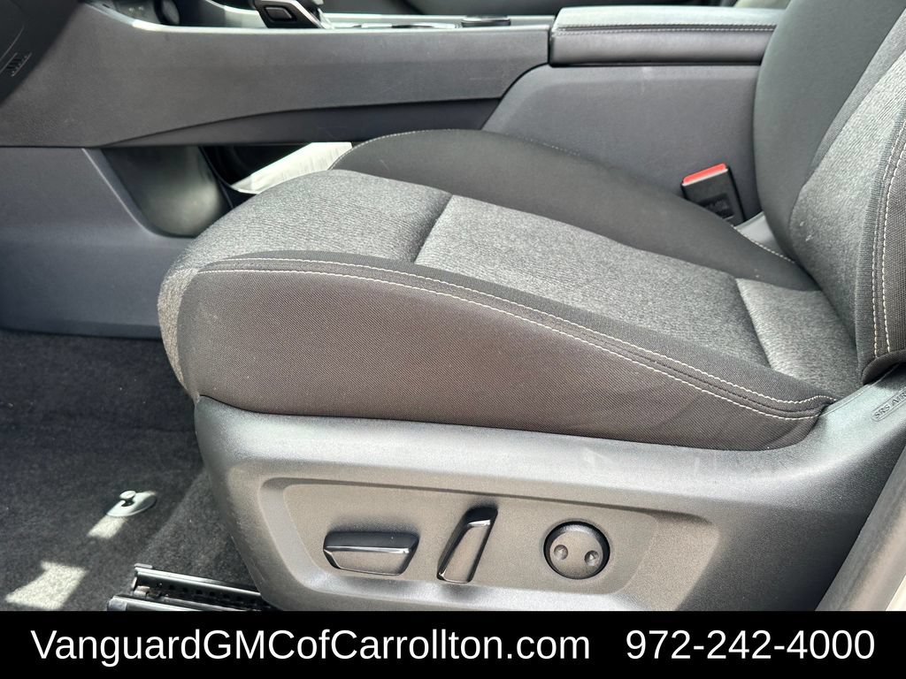 Used 2024 Nissan Rogue SV AWD/4WD image 19