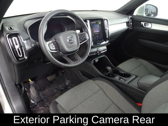 Used 2025 Volvo XC40 B5 Core AWD/4WD image 23