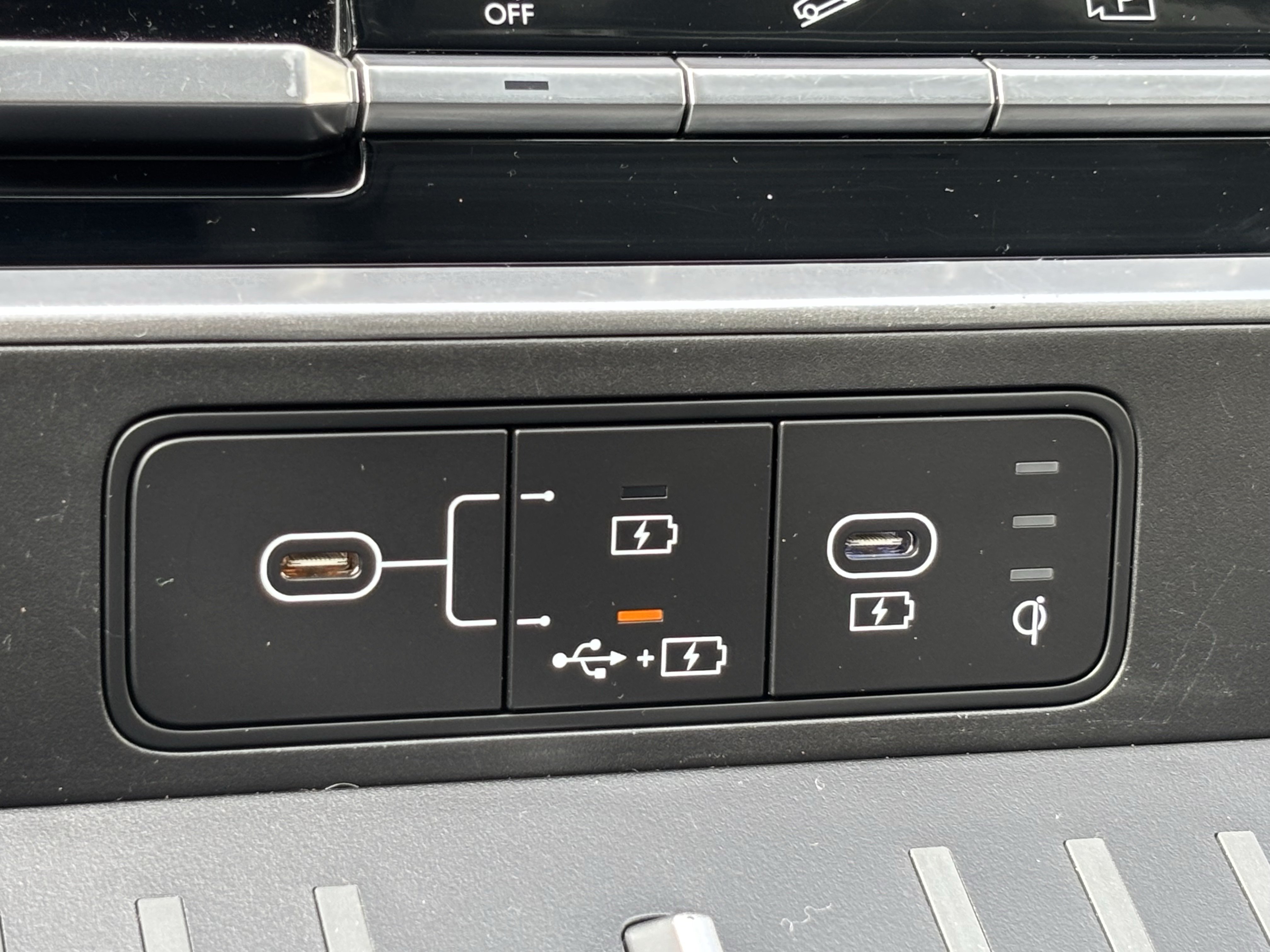 Used 2025 Hyundai Santa Fe SEL FWD image 22