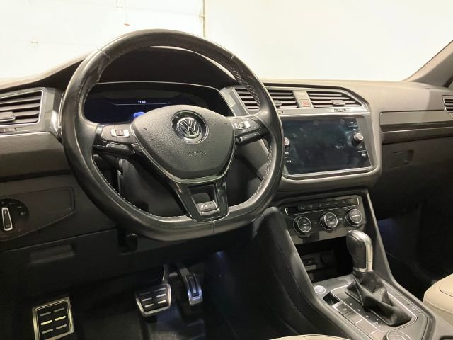 Used 2019 Volkswagen Tiguan SEL Premium R-Line AWD/4WD image 26