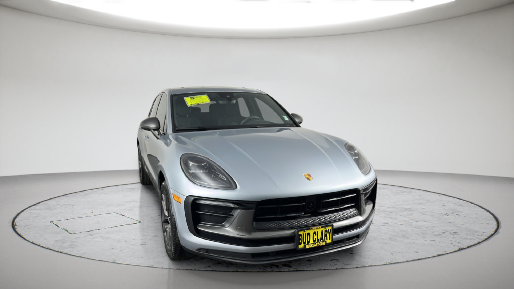 Used 2023 Porsche Macan Turbo AWD/4WD image 4