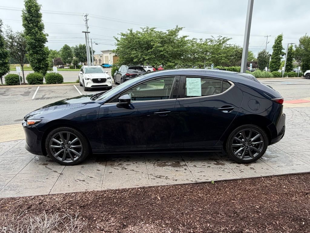 Used 2020 MAZDA MAZDA3 Hatchback w/ Preferred Package FWD image 6