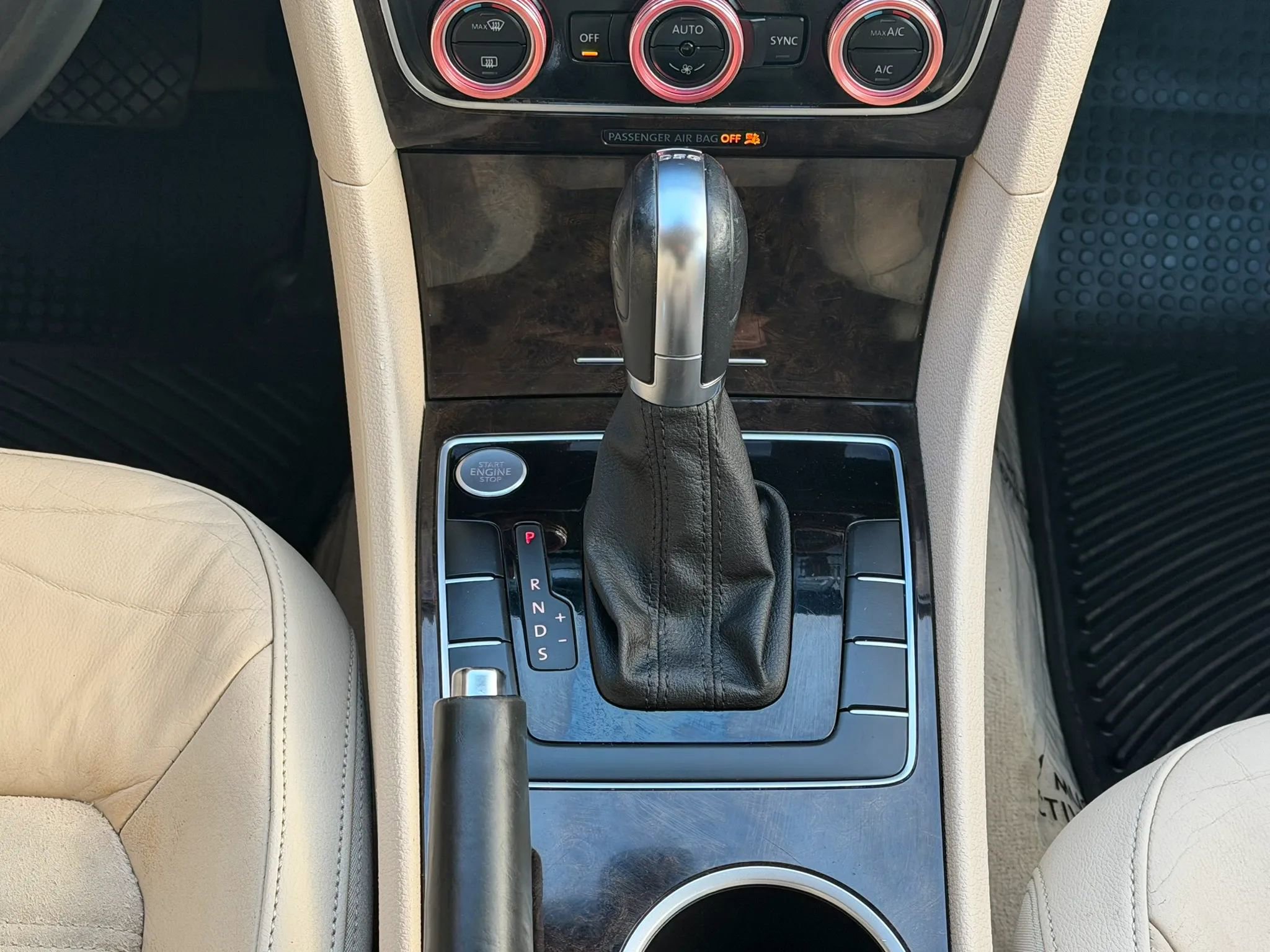 Used 2014 Volkswagen Passat TDI SEL Premium image 18