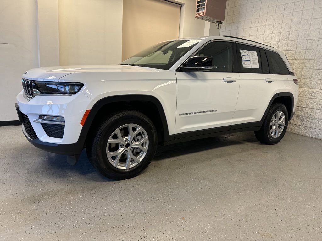 Used 2023 Jeep Grand Cherokee Limited w/ Trailer Tow Prep Group (B) image 38