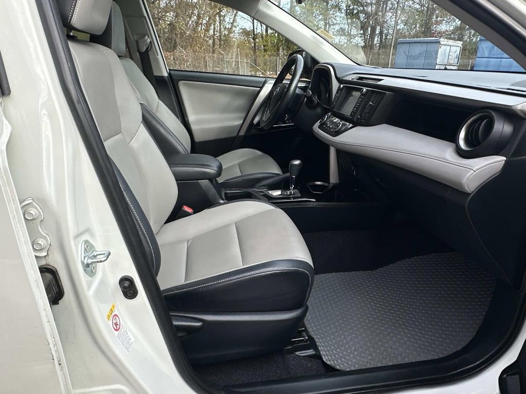 Used 2018 Toyota RAV4 Limited image 13