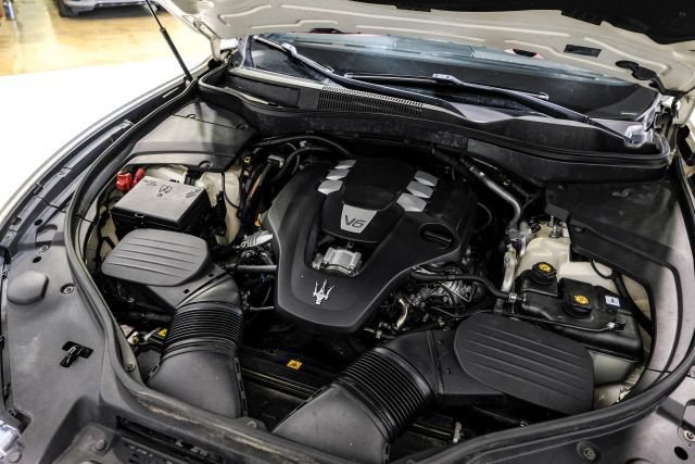 Used 2018 Maserati Levante GranSport AWD/4WD image 46