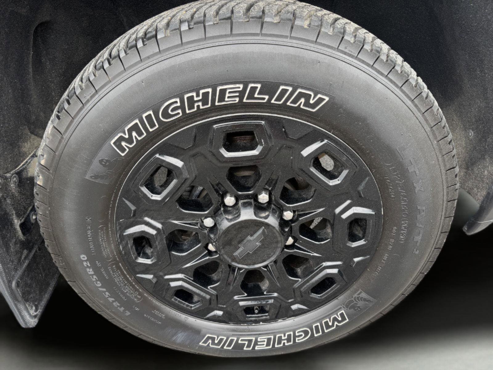 Used 2023 Chevrolet Silverado 3500 High Country w/ Z71 Off-Road Package AWD/4WD image 36
