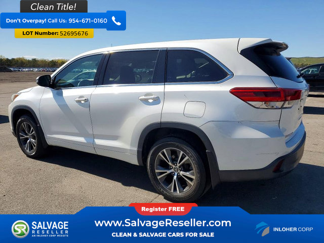 Used 2017 Toyota Highlander AWD V6 image 3