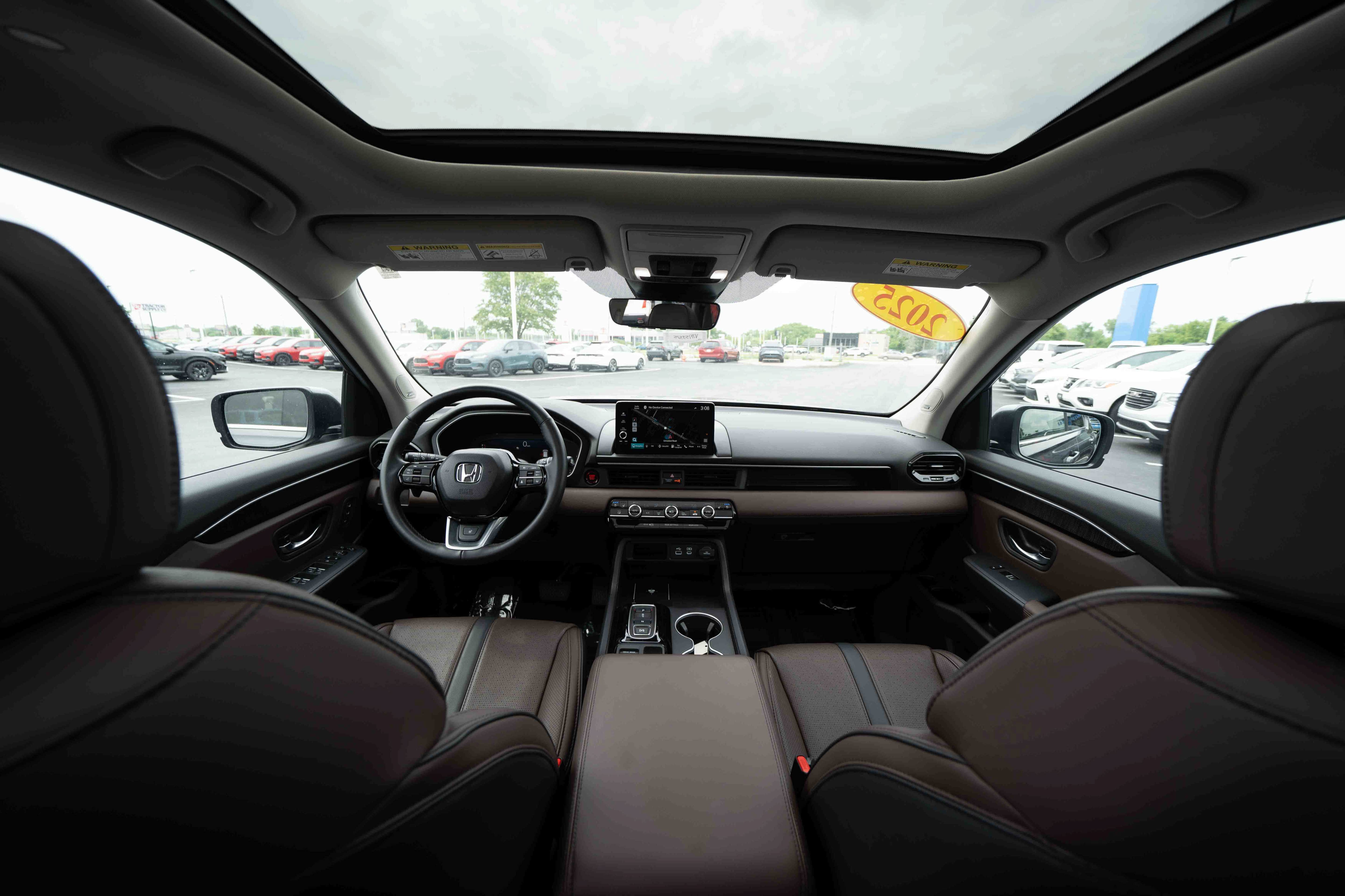 Used 2025 Honda Pilot Elite image 19