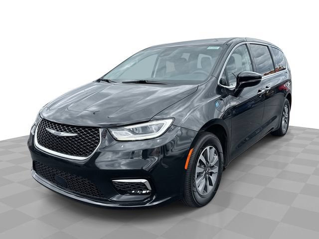 Used 2024 Chrysler Pacifica Limited