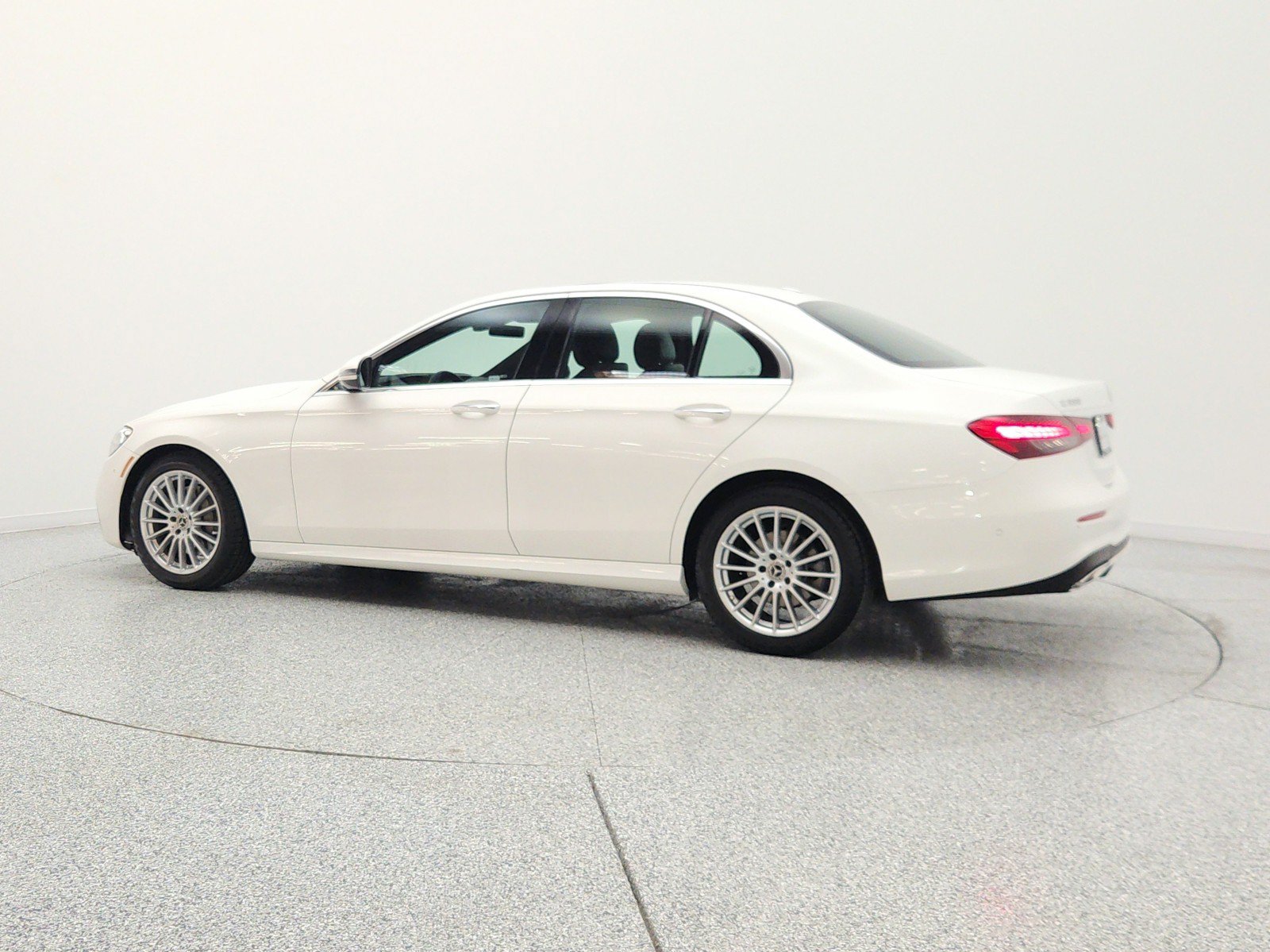 Used 2022 Mercedes-Benz E 350 Sedan image 8